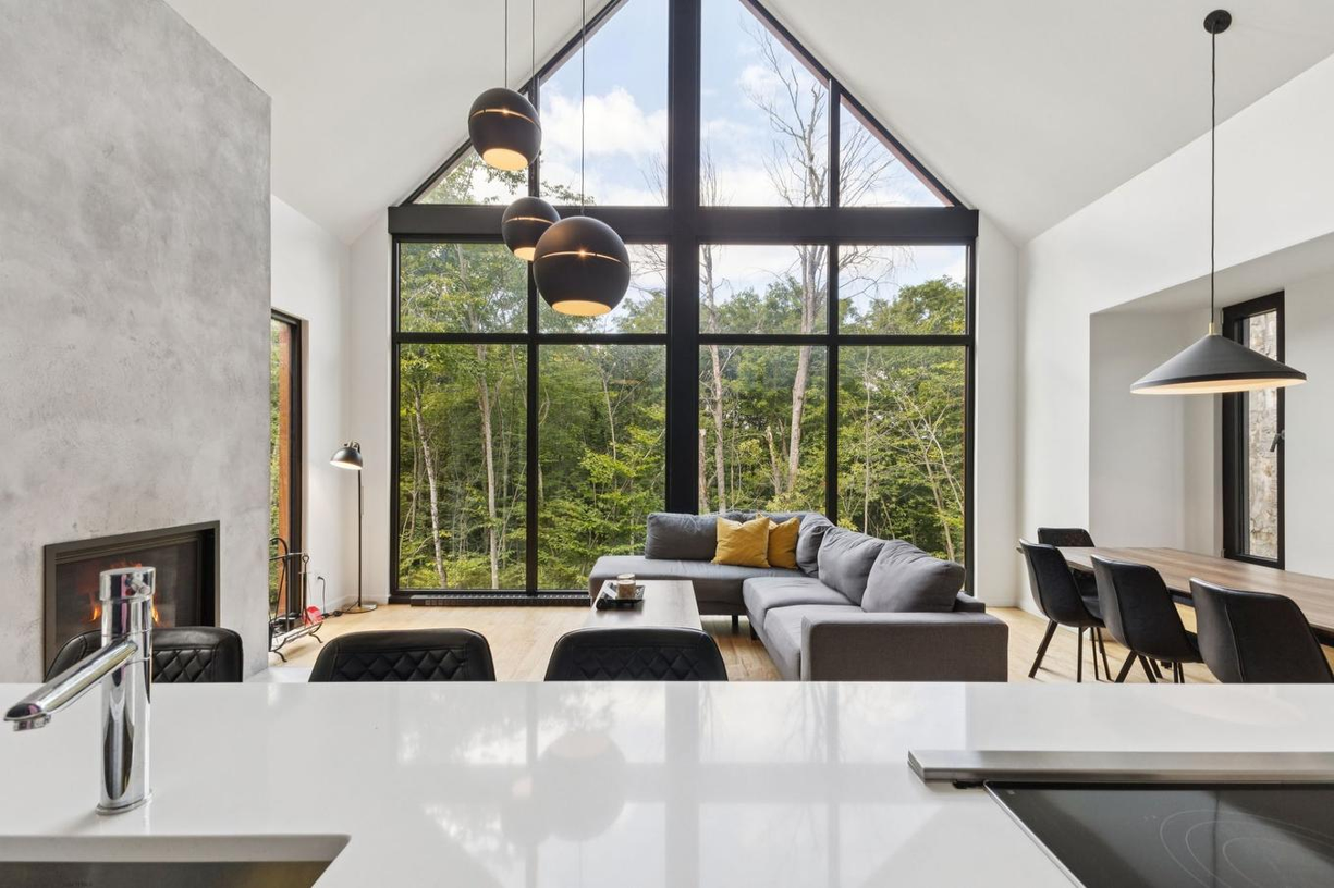 Luxury mountain chalet in the Laurentians